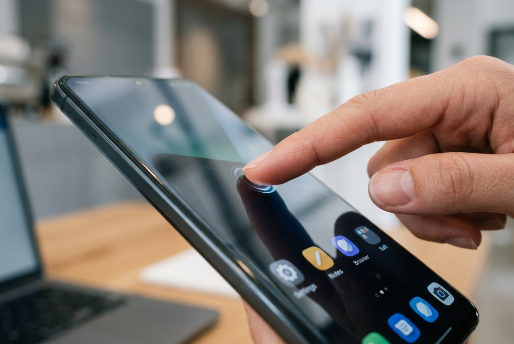 Surface Capacitive atau Kapasitif Permukaan